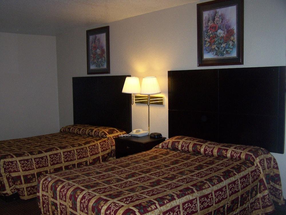 Motel Super 8 By Wyndham San Antonio Pearl District Downtown Exterior foto