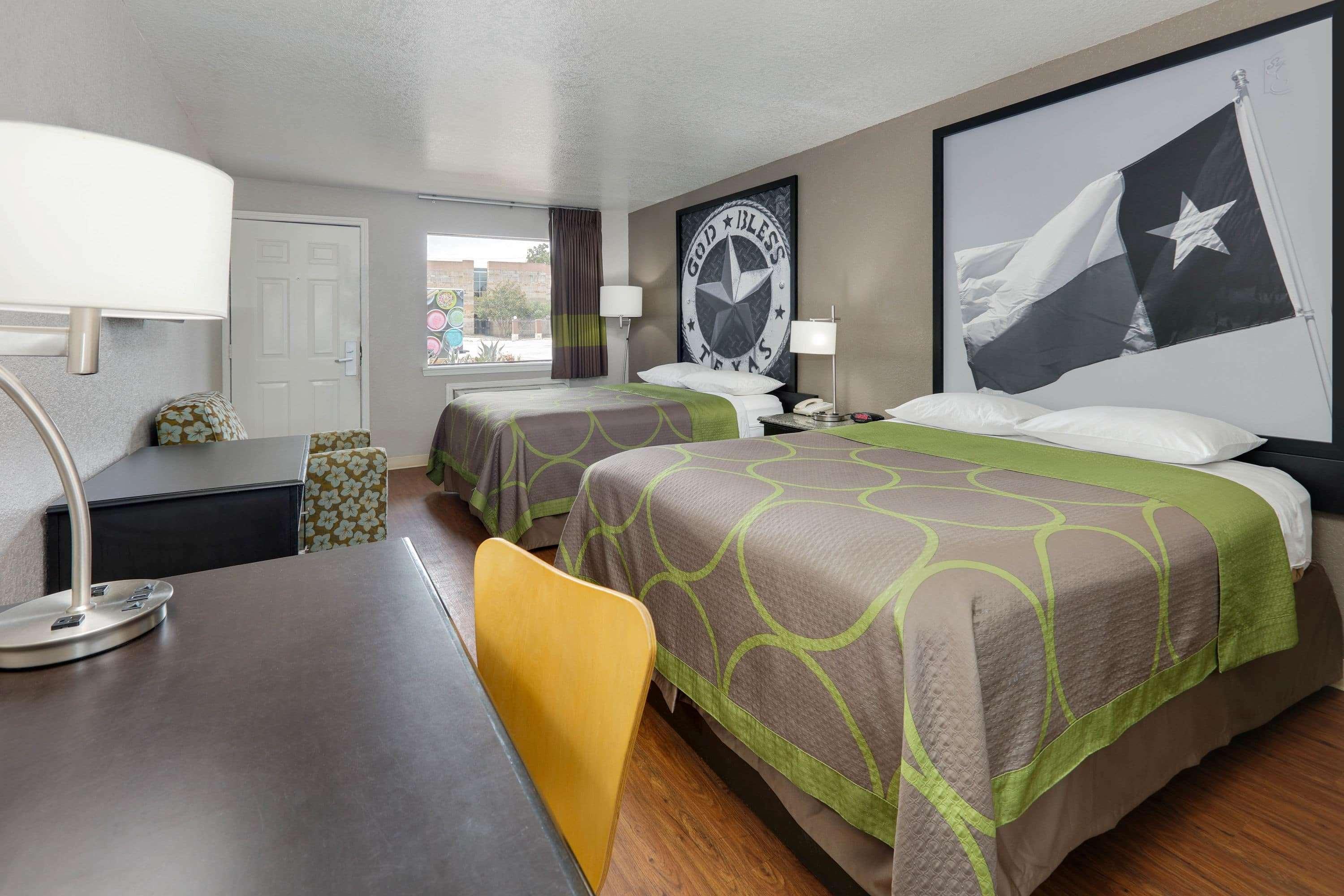Motel Super 8 By Wyndham San Antonio Pearl District Downtown Exterior foto