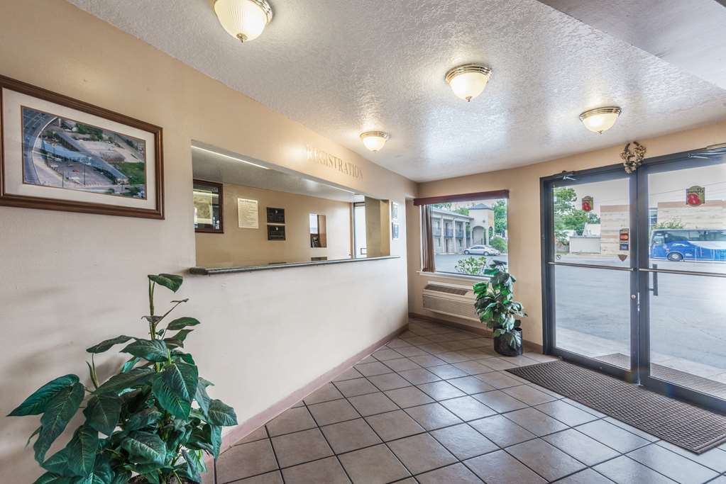 Motel Super 8 By Wyndham San Antonio Pearl District Downtown Interior foto