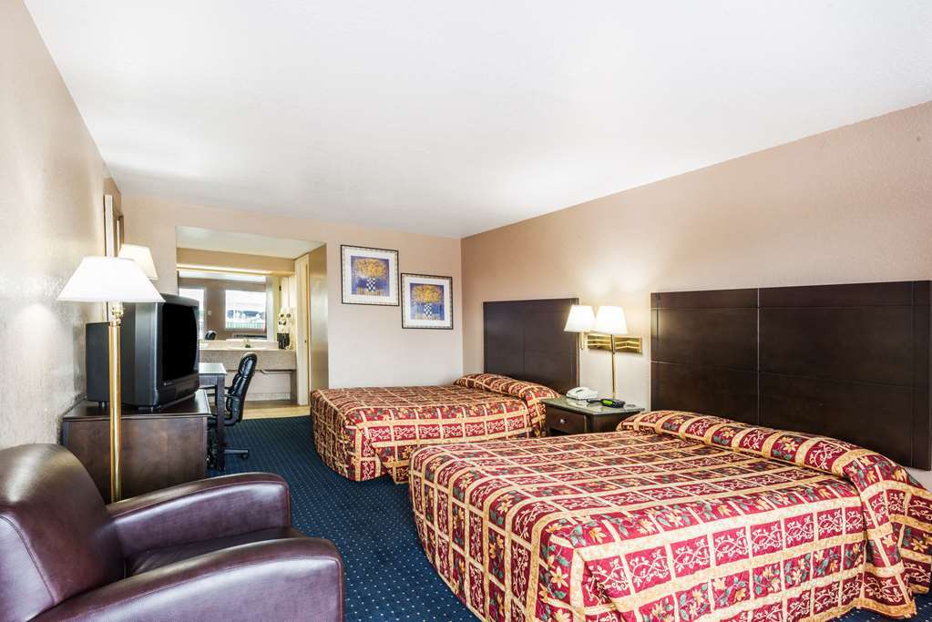 Motel Super 8 By Wyndham San Antonio Pearl District Downtown Habitación foto
